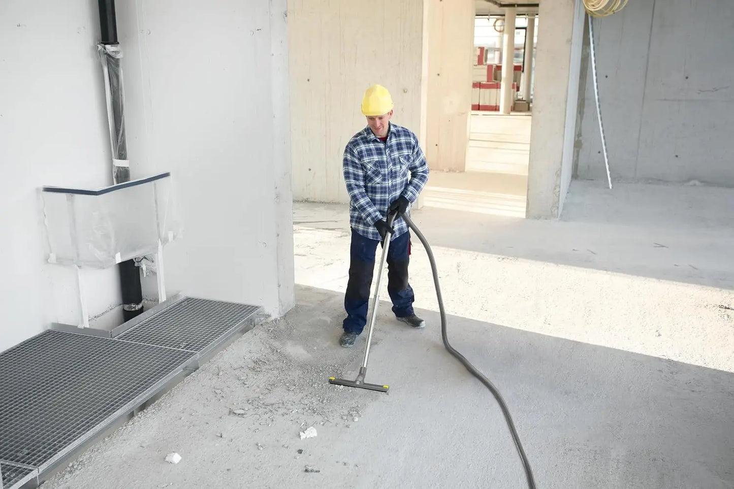 Kärcher NT 40/1 Tact Te L Wet Dry Vacuum Cleaner 1380W 40L Plastic Container with PES Flat Filter Floor Nozzle Dust Class L